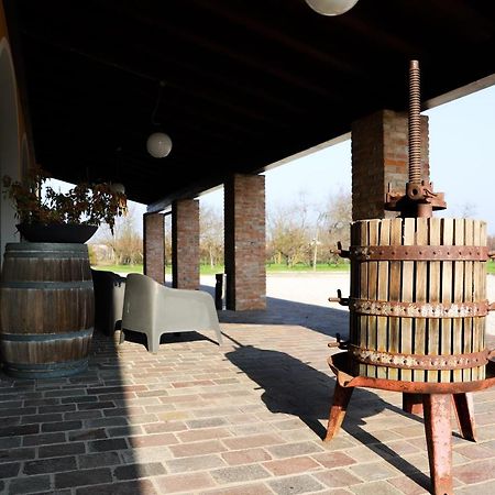 רובאנו Agriturismo Borgo Borromeo מראה חיצוני תמונה
