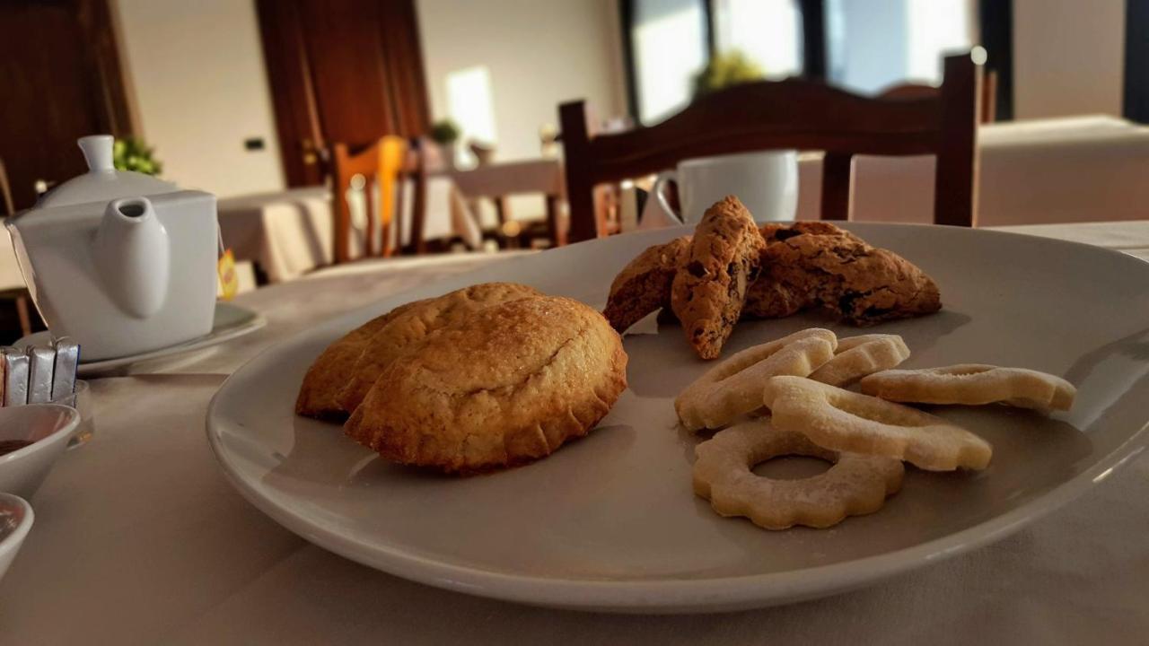רובאנו Agriturismo Borgo Borromeo מראה חיצוני תמונה