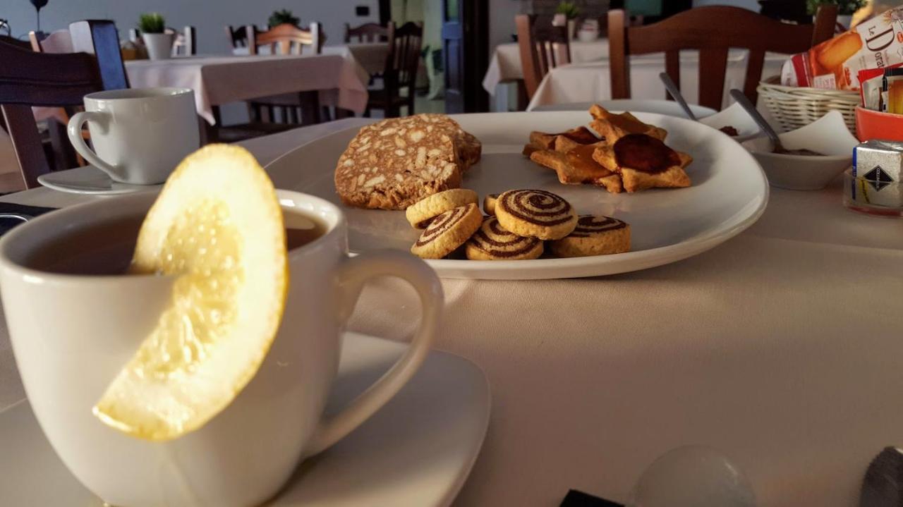 רובאנו Agriturismo Borgo Borromeo מראה חיצוני תמונה